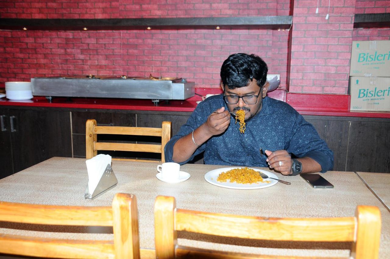 Hotel Pratz Inn Hyderabad Luaran gambar